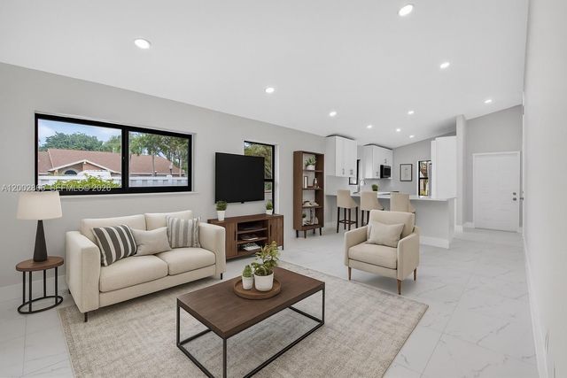 8067 Summerbreeze Ln, Boca Raton, FL 33496