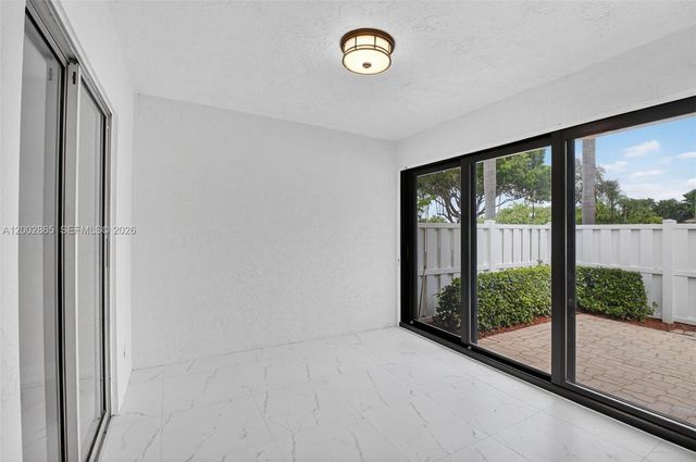 8067 Summerbreeze Ln, Boca Raton, FL 33496