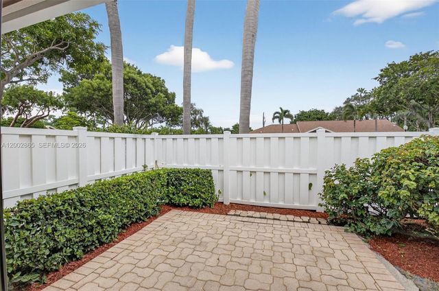 8067 Summerbreeze Ln, Boca Raton, FL 33496