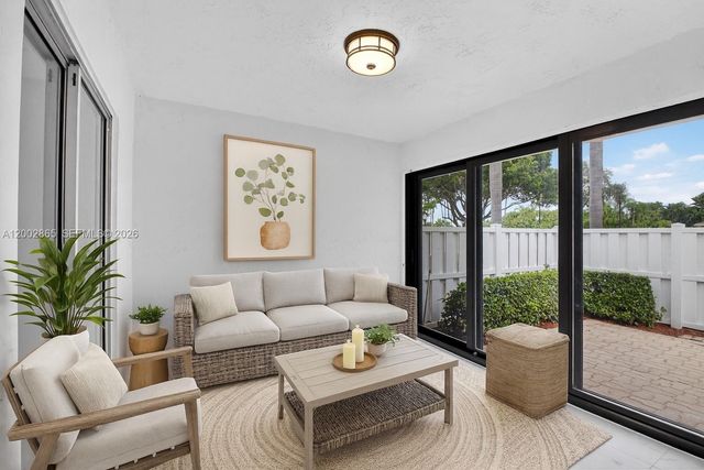 8067 Summerbreeze Ln, Boca Raton, FL 33496