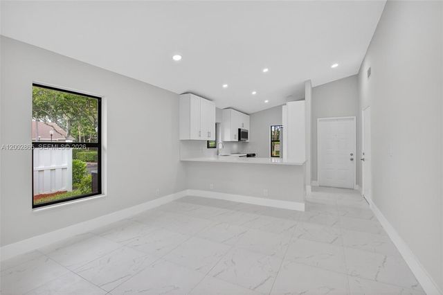 8067 Summerbreeze Ln, Boca Raton, FL 33496