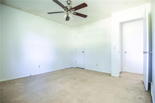 268 HOLIDAY Drive, Lansing, KS 66043