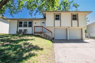 268 HOLIDAY Drive, Lansing, KS 66043