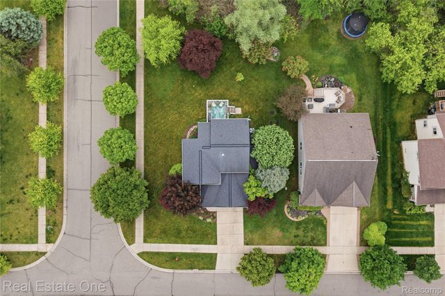 8576 Barrington Drive, Superior Charter Township, MI 48198