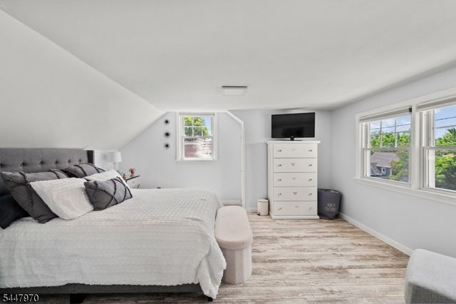 10 Dale Dr, Fairfield Twp., NJ 07004