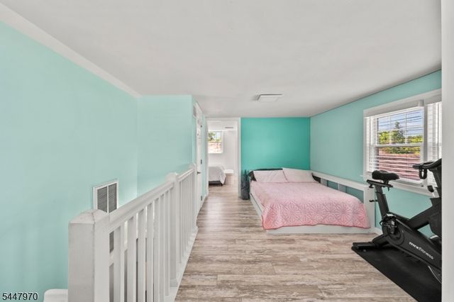 10 Dale Dr, Fairfield Twp., NJ 07004