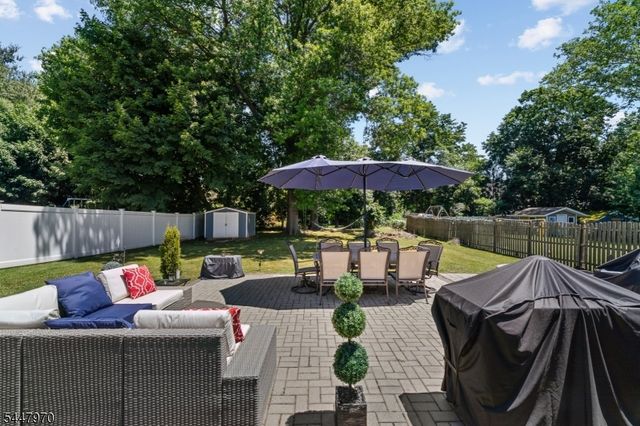 10 Dale Dr, Fairfield Twp., NJ 07004