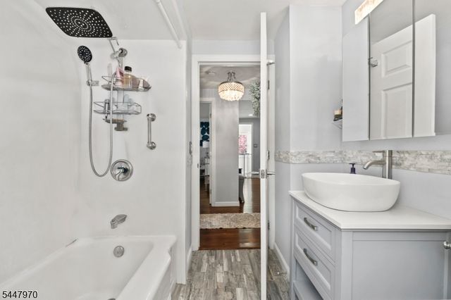 10 Dale Dr, Fairfield Twp., NJ 07004