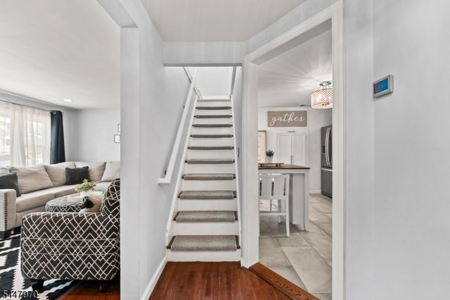 10 Dale Dr, Fairfield Twp., NJ 07004