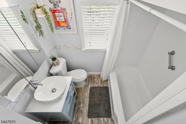 10 Dale Dr, Fairfield Twp., NJ 07004