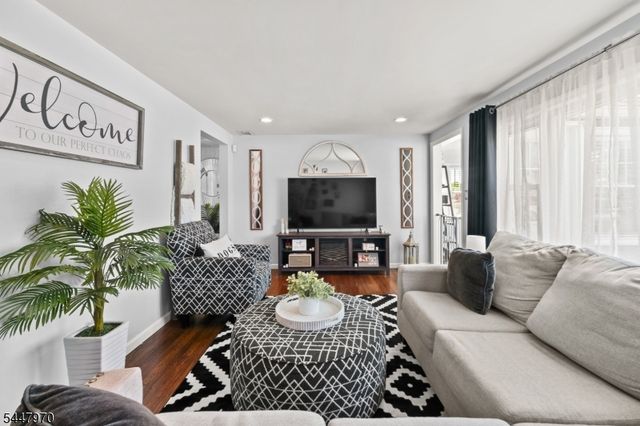 10 Dale Dr, Fairfield Twp., NJ 07004