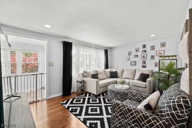 10 Dale Dr, Fairfield Twp., NJ 07004