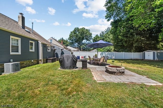 10 Dale Dr, Fairfield Twp., NJ 07004