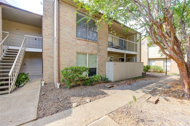 2120 Wilcrest Drive 220, Houston, TX 77042