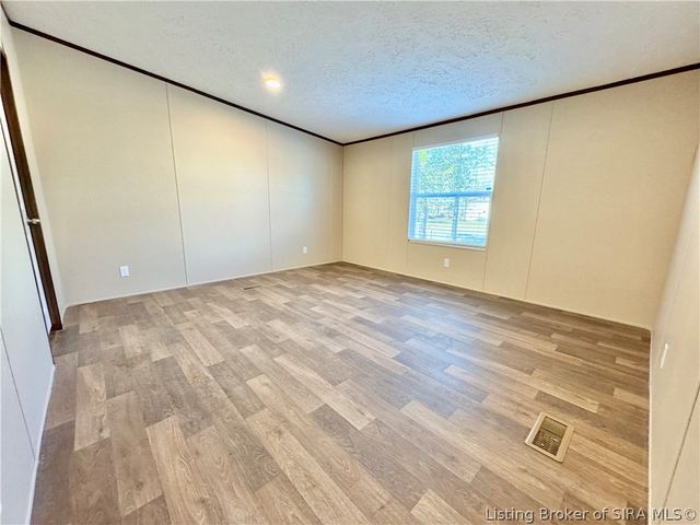 1211 W York Road, Austin, IN 47102