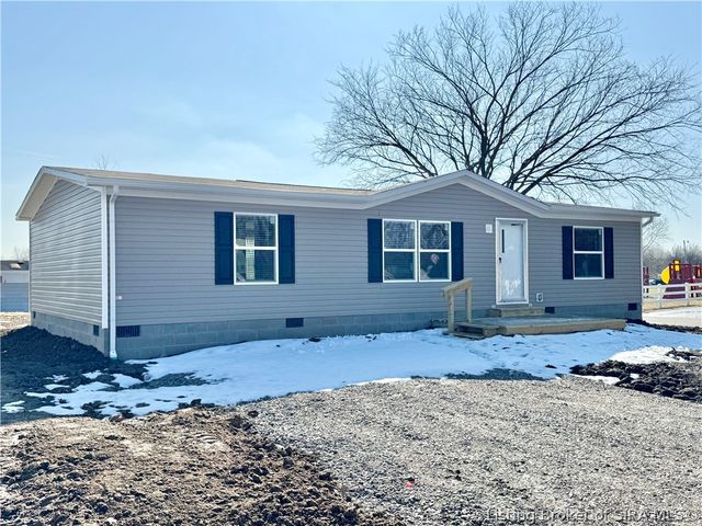 1211 W York Road, Austin, IN 47102