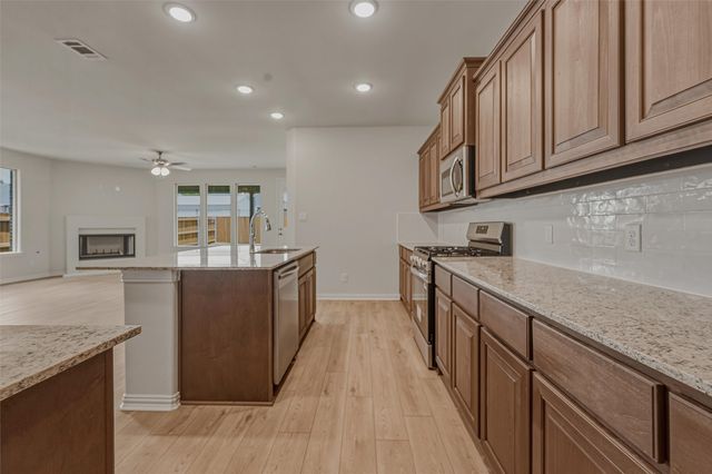 3413 Helena Street, Gainesville, TX 76240