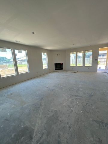 3413 Helena Street, Gainesville, TX 76240