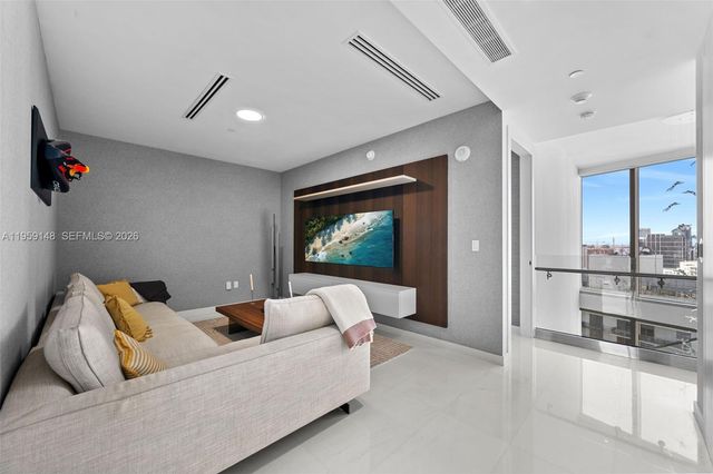 300 Biscayne Blvd Way 4602, Miami, FL 33131