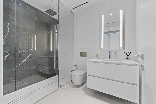300 Biscayne Blvd Way 4602, Miami, FL 33131
