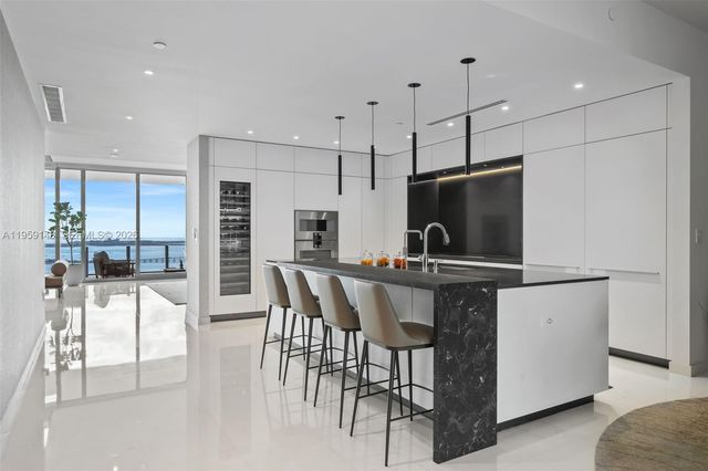300 Biscayne Blvd Way 4602, Miami, FL 33131