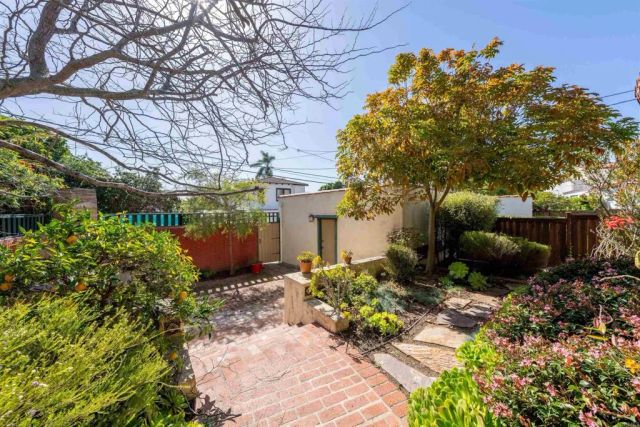 2689 Narcissus Drive, San Diego, CA 92106