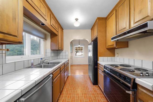 2689 Narcissus Drive, San Diego, CA 92106