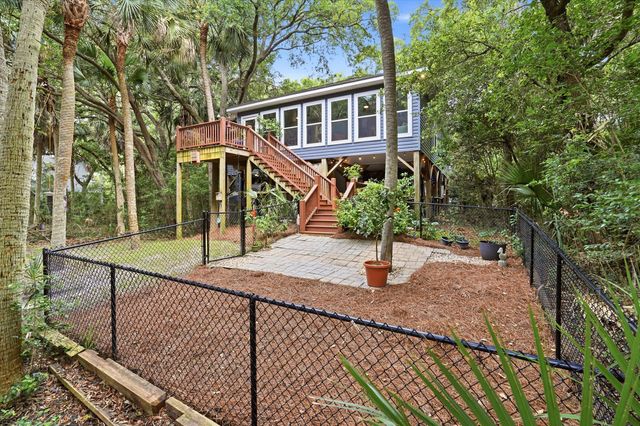 609 Dolphin Road, Edisto Island, SC 29438