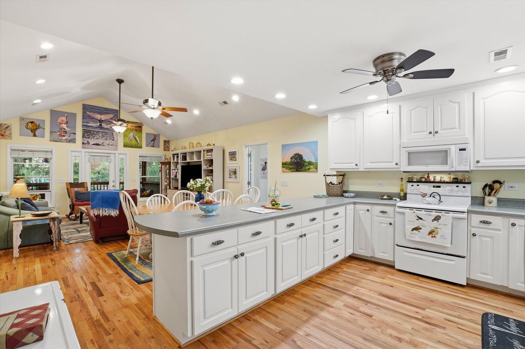 Image 12 of property listing at 609 Dolphin Road, Edisto Island, SC 29438