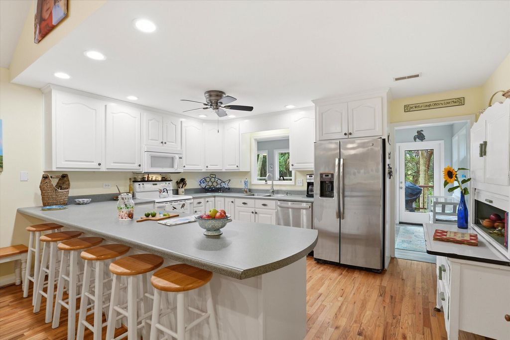 Image 13 of property listing at 609 Dolphin Road, Edisto Island, SC 29438