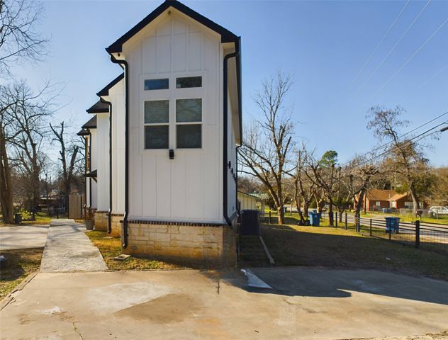521 York Street, Athens, TX 75751