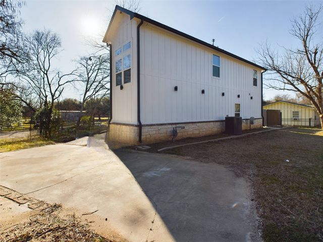 521 York Street, Athens, TX 75751
