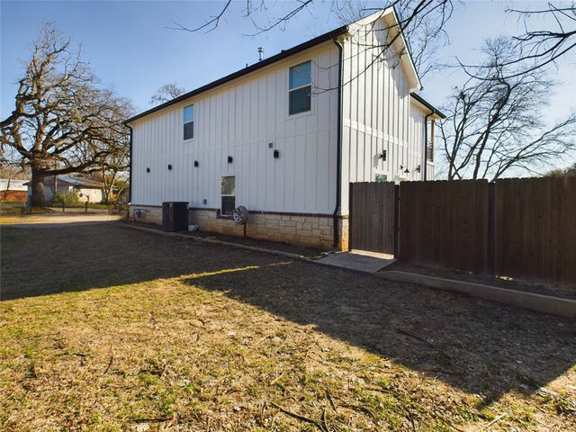 521 York Street, Athens, TX 75751