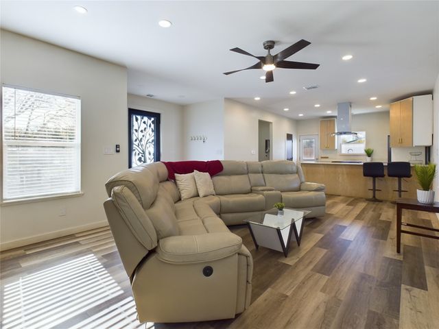 521 York Street, Athens, TX 75751