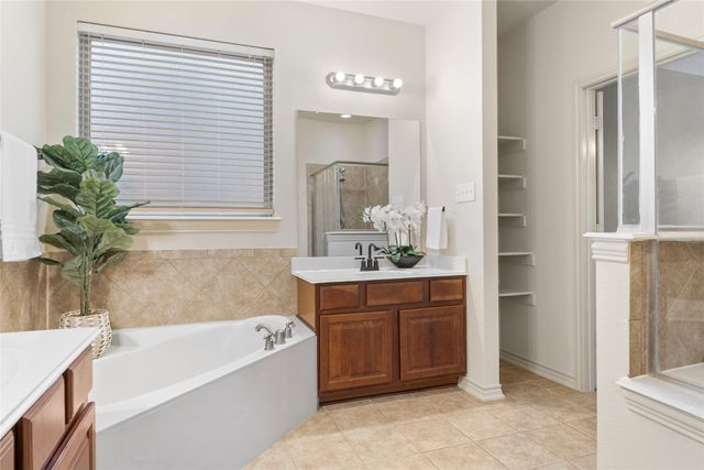 12700 Saratoga Springs Circle, Fort Worth, TX 76244