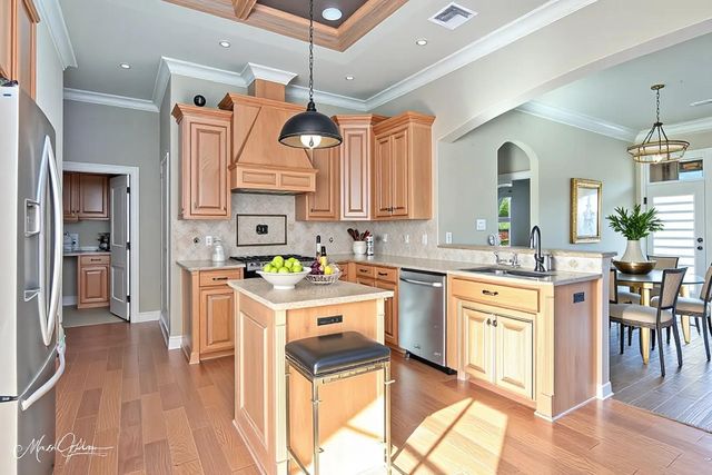 606 Glenshire Drive, Bossier City, LA 71111