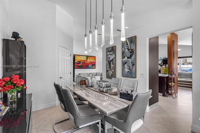 632 Carrington Ln, Weston, FL 33326
