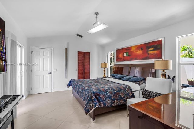 632 Carrington Ln, Weston, FL 33326