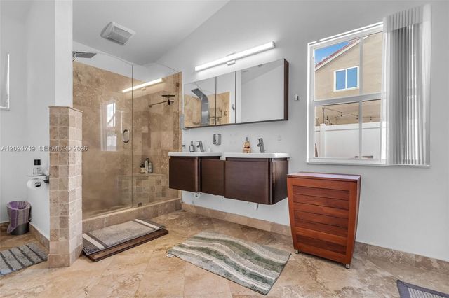 632 Carrington Ln, Weston, FL 33326