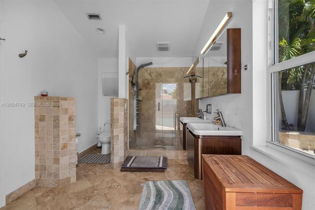 632 Carrington Ln, Weston, FL 33326