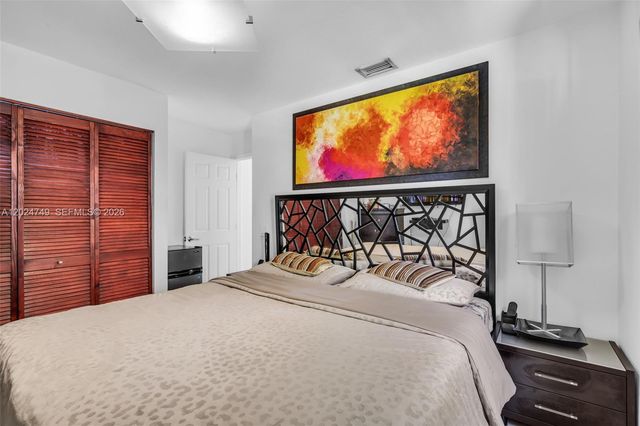 632 Carrington Ln, Weston, FL 33326