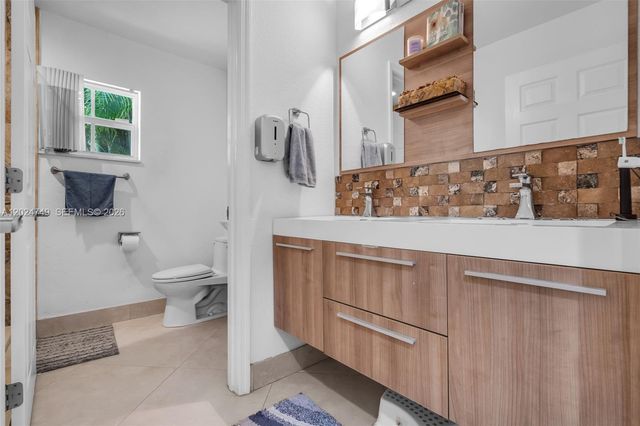 632 Carrington Ln, Weston, FL 33326