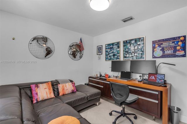 632 Carrington Ln, Weston, FL 33326