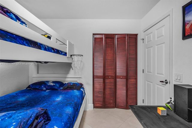 632 Carrington Ln, Weston, FL 33326