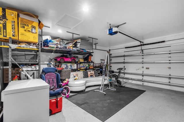 632 Carrington Ln, Weston, FL 33326