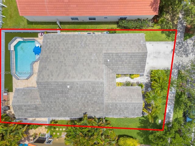 632 Carrington Ln, Weston, FL 33326