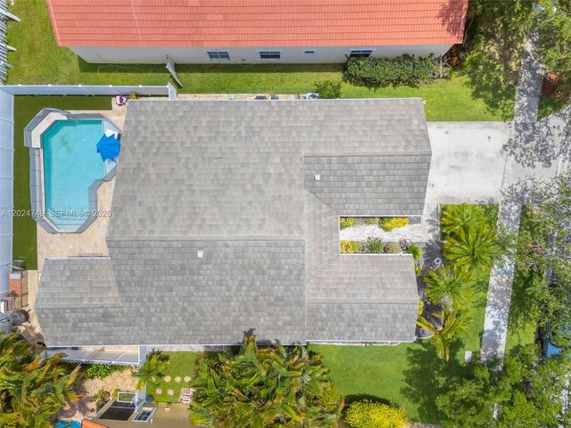 632 Carrington Ln, Weston, FL 33326