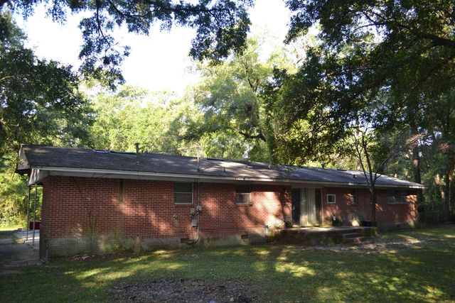 922 Creek Road, Tallahassee, FL 32305