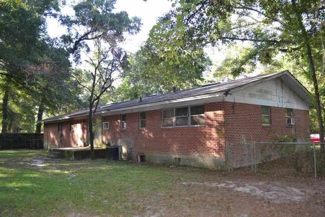 922 Creek Road, Tallahassee, FL 32305