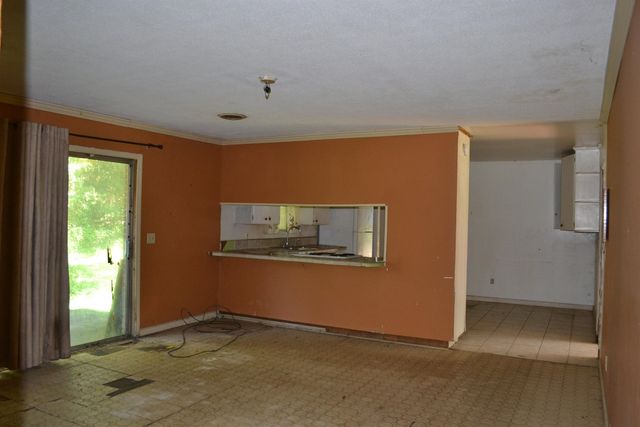 922 Creek Road, Tallahassee, FL 32305